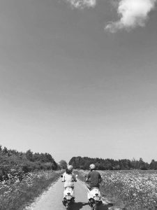 duo retro scooter smalle polderweg Eede