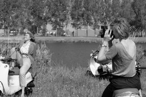 fotoshoot op retro scooter Brommeleute Eede