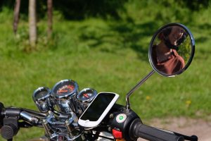 achteruitkijkspiegel retro scooter actie